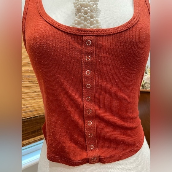 CROP TANK TOP - Picture 1 of 3
